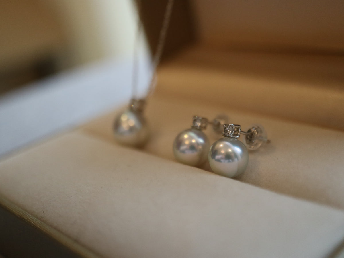 7.5mm Natural Silver Gray Akoya Pearl Diamond Stud Earrings 18K White Gold