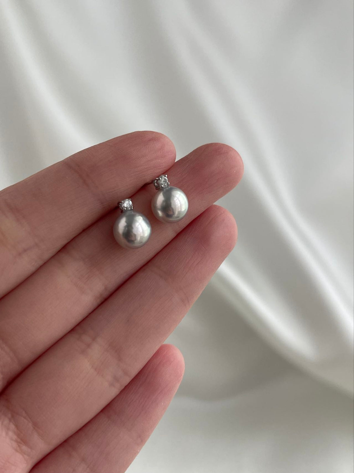 7.5mm Natural Silver Gray Akoya Pearl Diamond Stud Earrings 18K White Gold