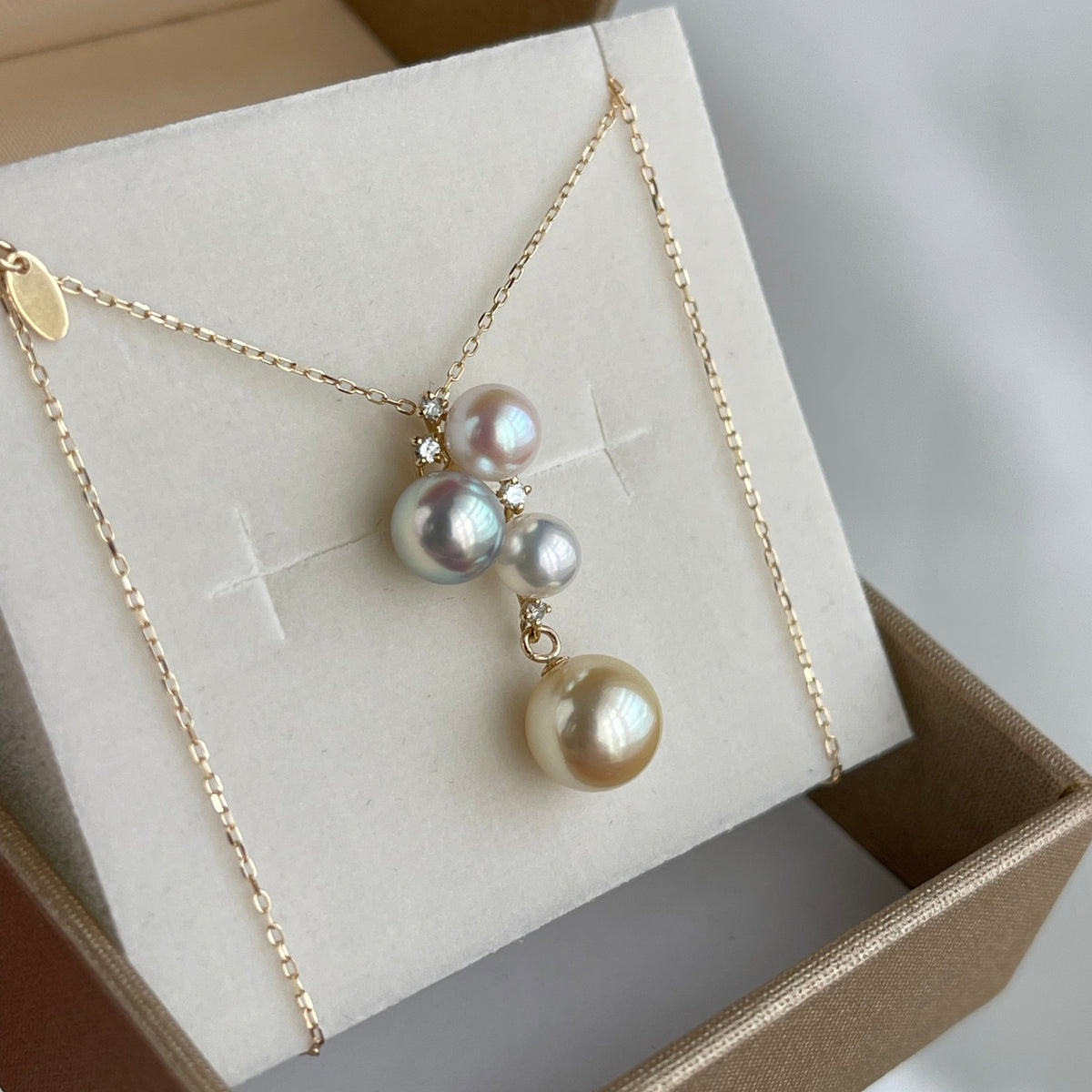 18K Gold Mixed-Color Akoya Pearl Pendant Necklace with White Diamond