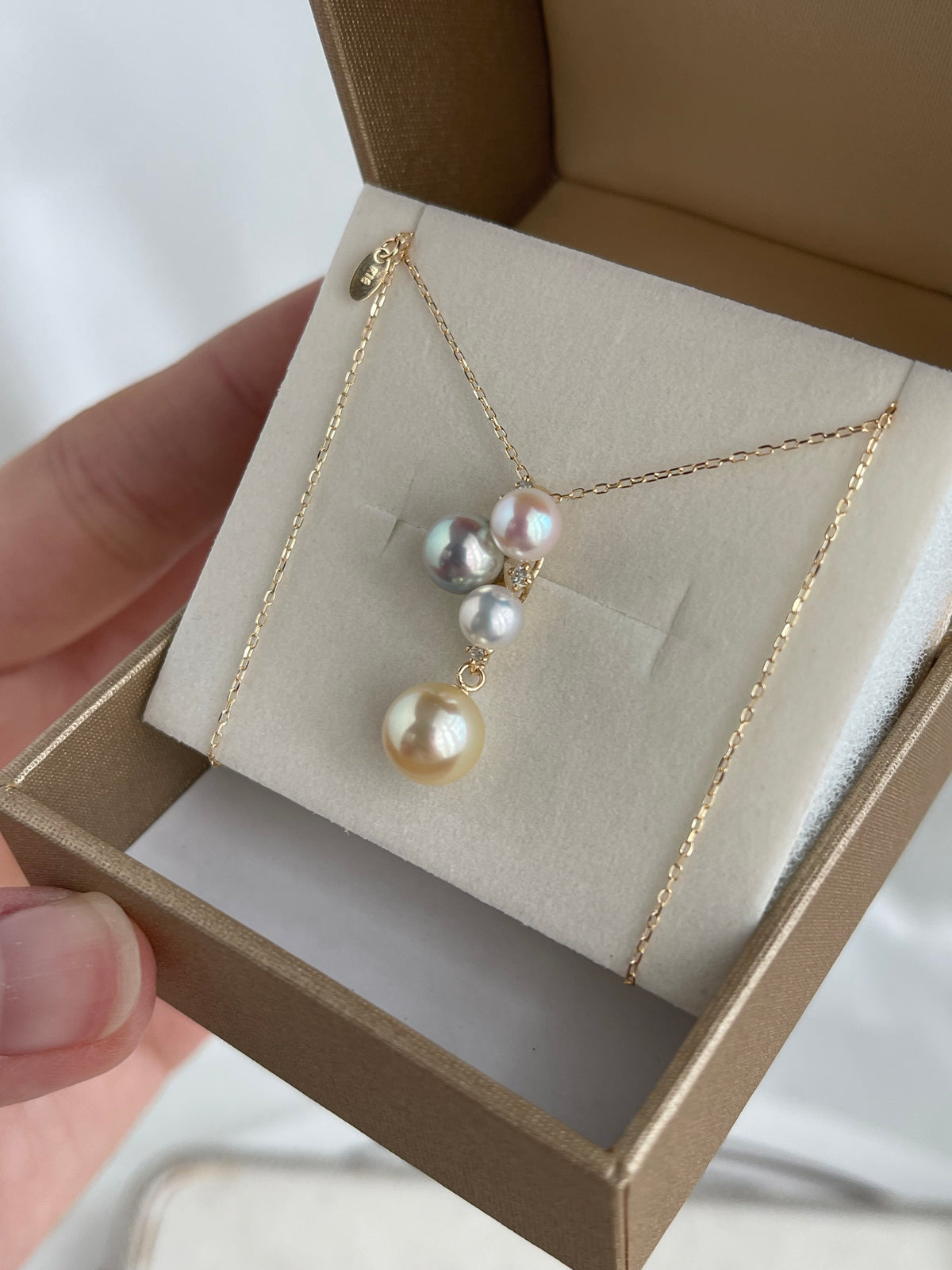 18K Gold Mixed-Color Akoya Pearl Pendant Necklace with White Diamond