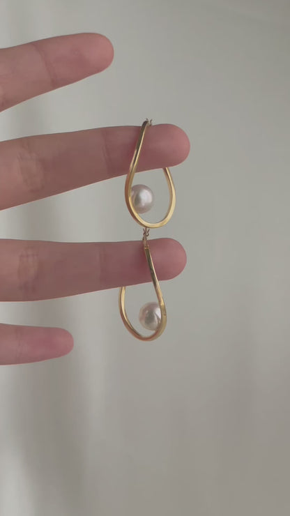 8mm Akoya Pearl Twisted Hoop Earrings 18K Yellow Gold
