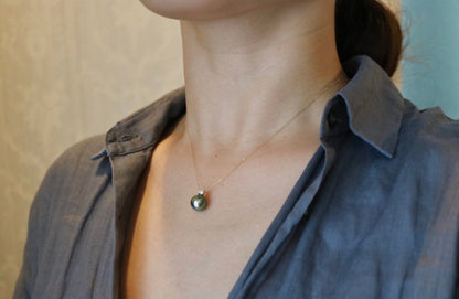 10mm Black Tahitian Pearl Diamond Pendant Necklace 18K Yellow Gold - KOKOPEARLJEWELRY - 2