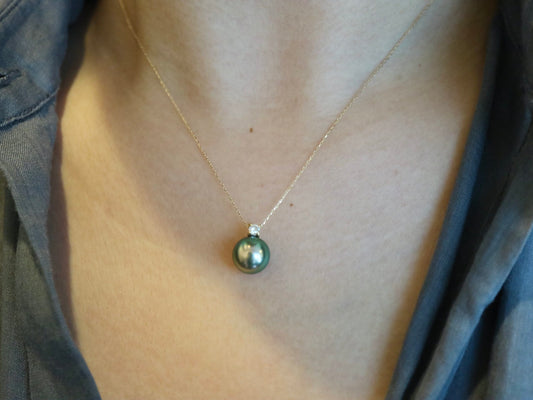 10mm Black Tahitian Pearl Diamond Pendant Necklace 18K Gold