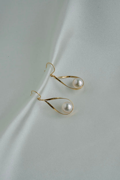 7.5mm Akoya Pearl Teardrop Hook Earrings 18K Yellow Gold - KOKOPEARLJEWELRY - 8